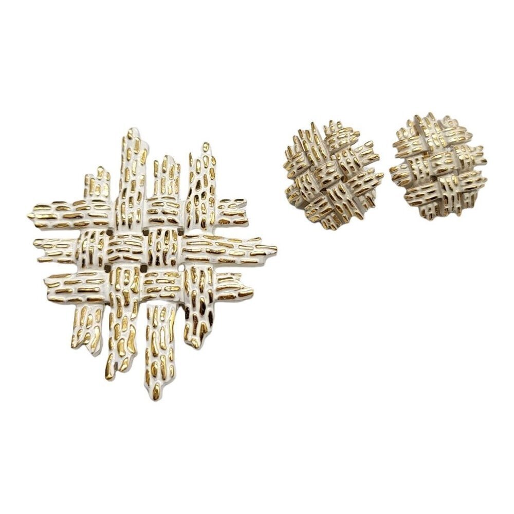 TRIFARI White Enamel Basket Weave Matching Brooch Earring Set Vintage 1960s